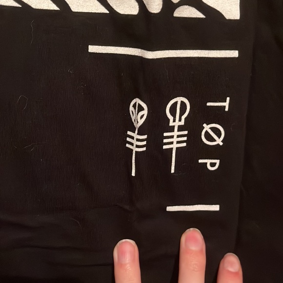 NEW WITH TAGS NEVER WORN Discontinued Size Small Twenty One Pilots Tee - Picture 4 of 4